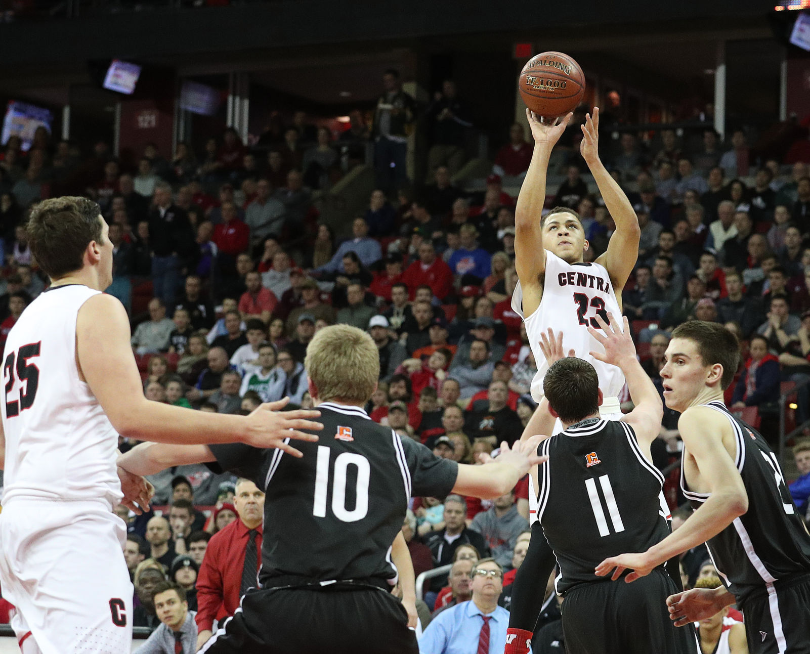 Kobe King, La Crosse Central hold off Cedarburg for state title